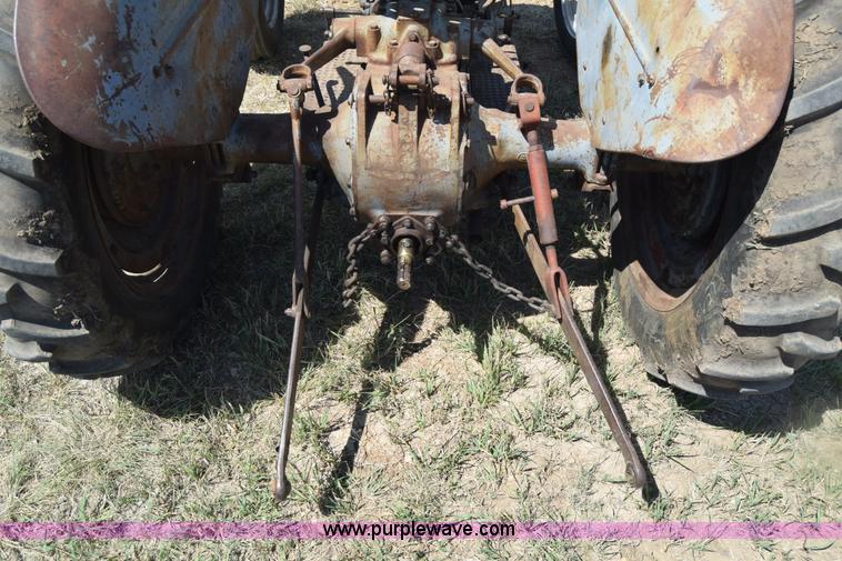 image for item J7939 Massey-Ferguson TE20 tractor