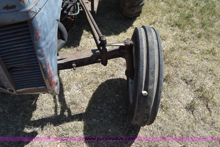 image for item J7939 Massey-Ferguson TE20 tractor