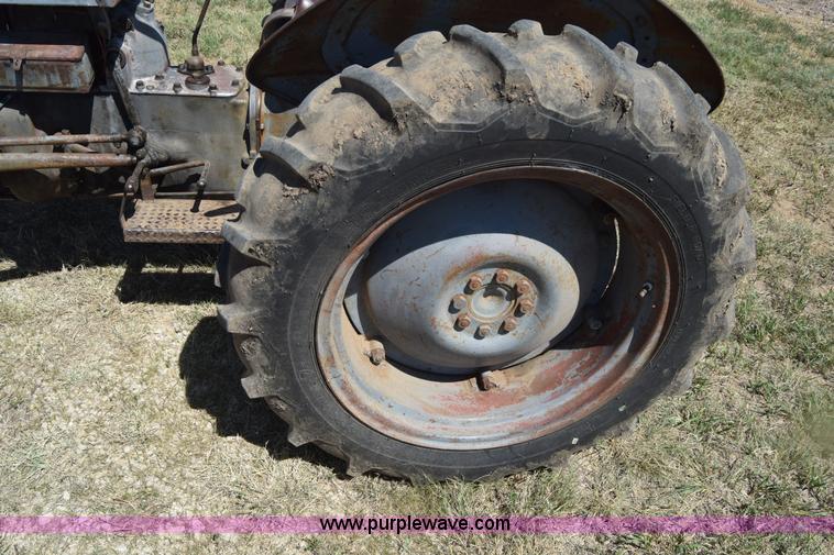 image for item J7939 Massey-Ferguson TE20 tractor