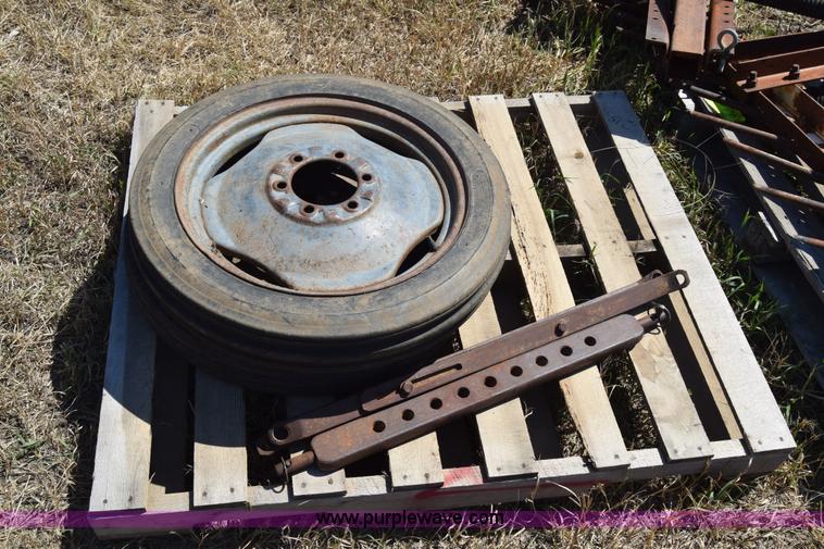 image for item J7939 Massey-Ferguson TE20 tractor