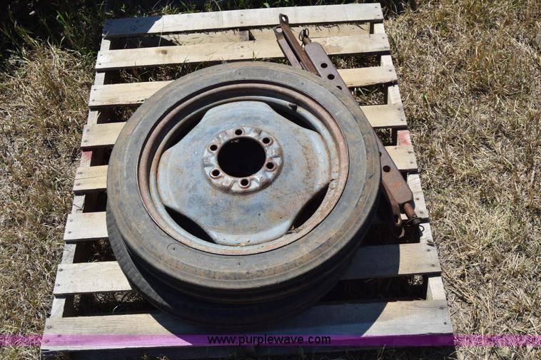 image for item J7939 Massey-Ferguson TE20 tractor