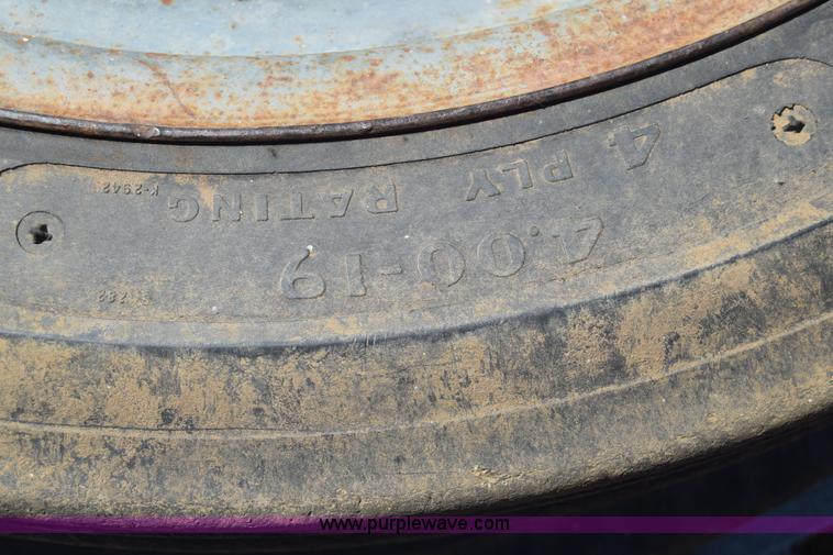 image for item J7939 Massey-Ferguson TE20 tractor