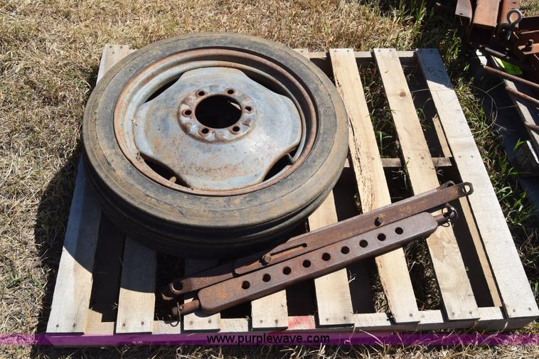 image for item J7939 Massey-Ferguson TE20 tractor