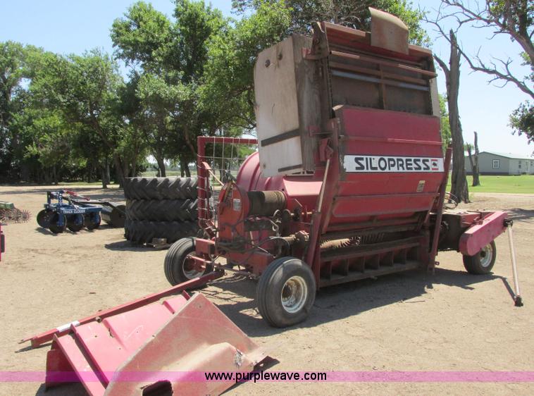 image for item J8237 Silopress XP3 silage bagger