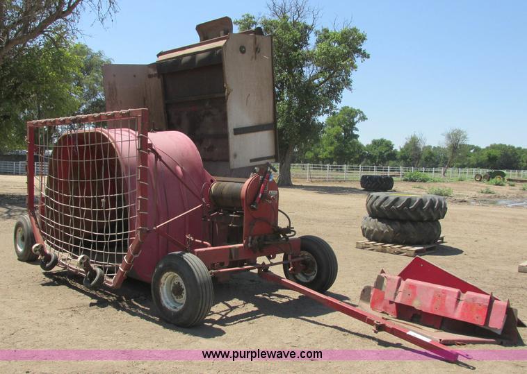 image for item J8237 Silopress XP3 silage bagger