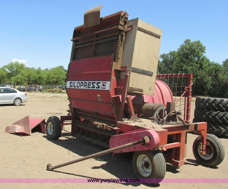 image for item J8237 Silopress XP3 silage bagger