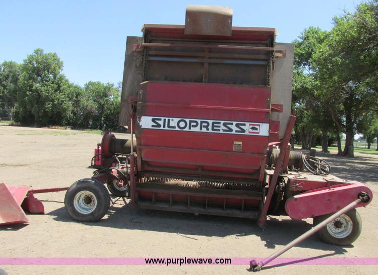 image for item J8237 Silopress XP3 silage bagger