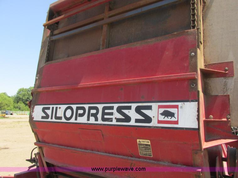 image for item J8237 Silopress XP3 silage bagger