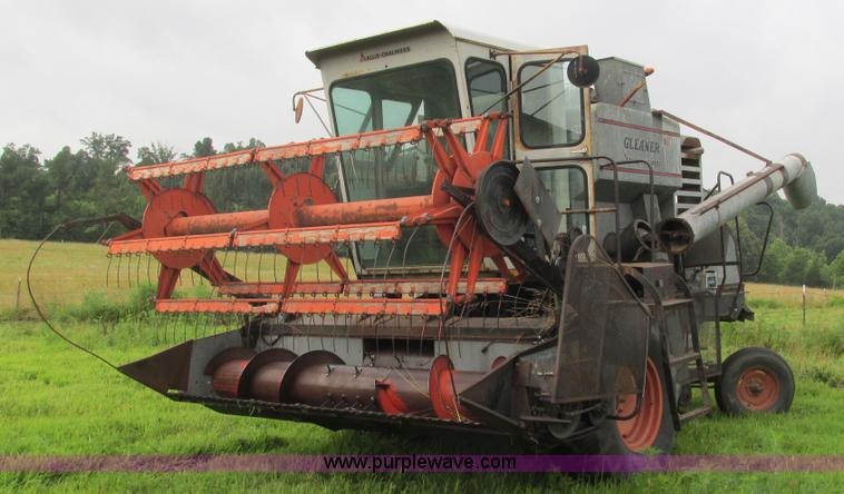 image for item J8562 Allis Chalmers Gleaner K Corn-Soybean Special combine