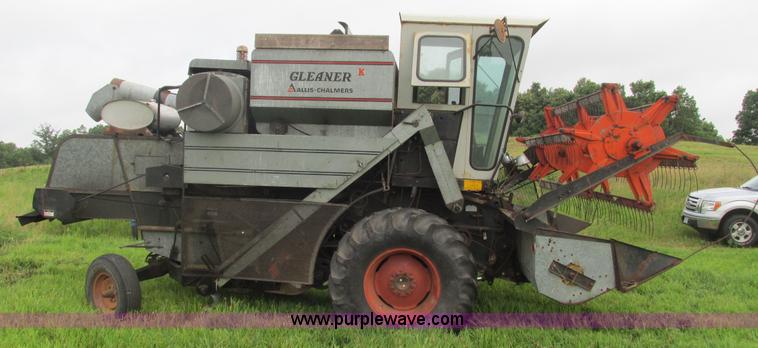 image for item J8562 Allis Chalmers Gleaner K Corn-Soybean Special combine