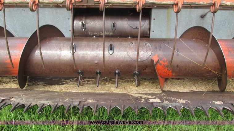 image for item J8562 Allis Chalmers Gleaner K Corn-Soybean Special combine