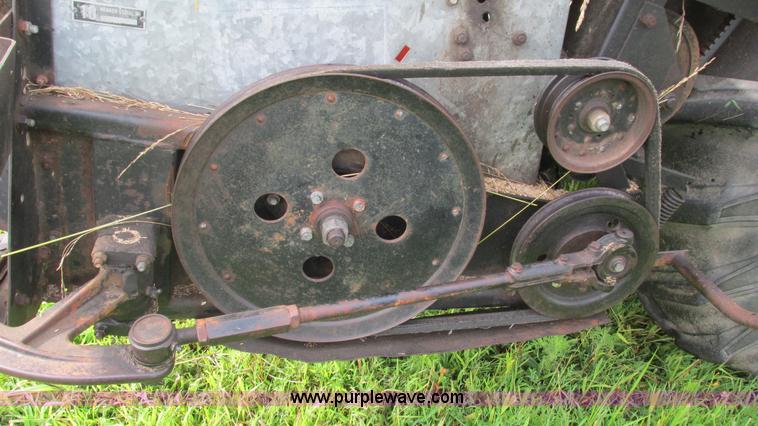 image for item J8562 Allis Chalmers Gleaner K Corn-Soybean Special combine