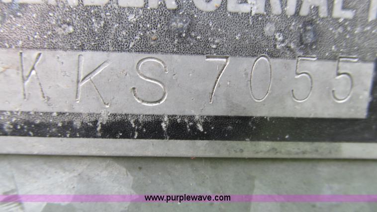 image for item J8562 Allis Chalmers Gleaner K Corn-Soybean Special combine