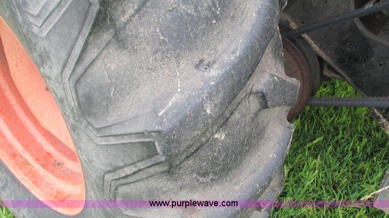 image for item J8562 Allis Chalmers Gleaner K Corn-Soybean Special combine