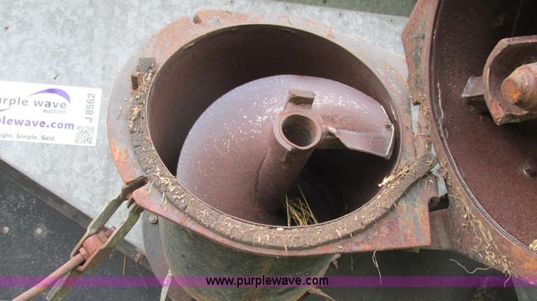 image for item J8562 Allis Chalmers Gleaner K Corn-Soybean Special combine