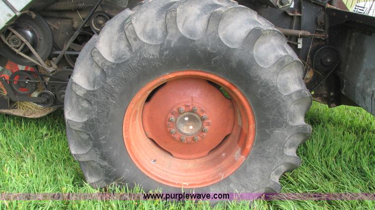 image for item J8562 Allis Chalmers Gleaner K Corn-Soybean Special combine