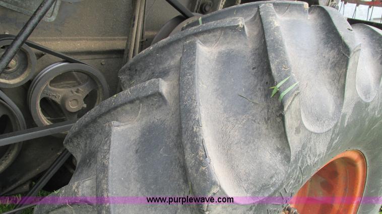 image for item J8562 Allis Chalmers Gleaner K Corn-Soybean Special combine