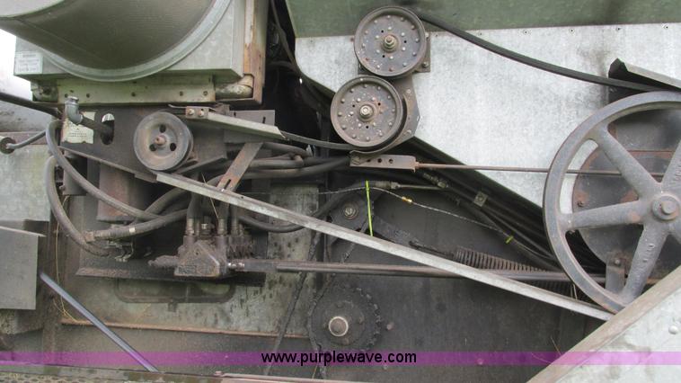 image for item J8562 Allis Chalmers Gleaner K Corn-Soybean Special combine