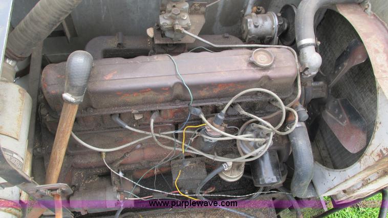 image for item J8562 Allis Chalmers Gleaner K Corn-Soybean Special combine