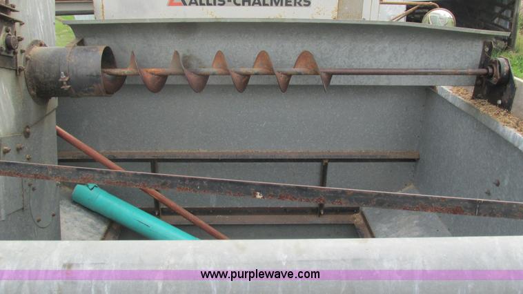 image for item J8562 Allis Chalmers Gleaner K Corn-Soybean Special combine