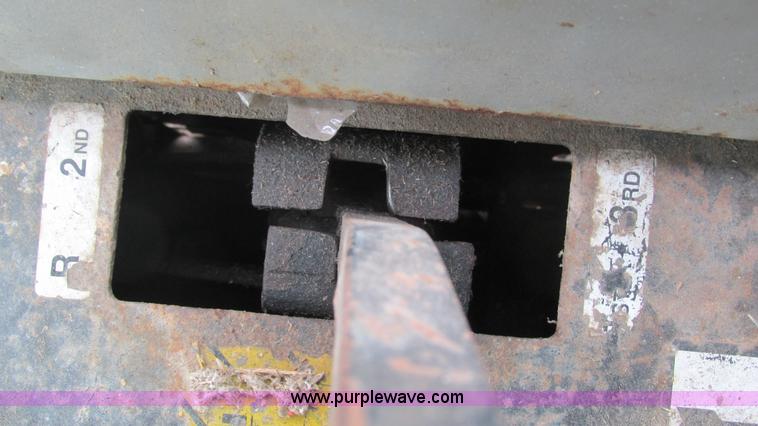 image for item J8562 Allis Chalmers Gleaner K Corn-Soybean Special combine