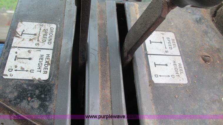 image for item J8562 Allis Chalmers Gleaner K Corn-Soybean Special combine