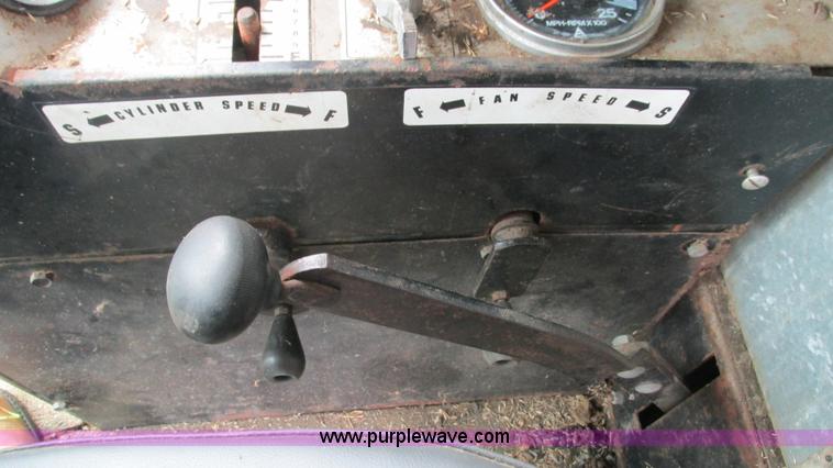 image for item J8562 Allis Chalmers Gleaner K Corn-Soybean Special combine