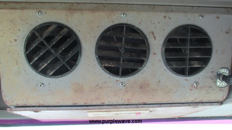 image for item J8562 Allis Chalmers Gleaner K Corn-Soybean Special combine