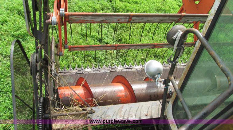 image for item J8562 Allis Chalmers Gleaner K Corn-Soybean Special combine