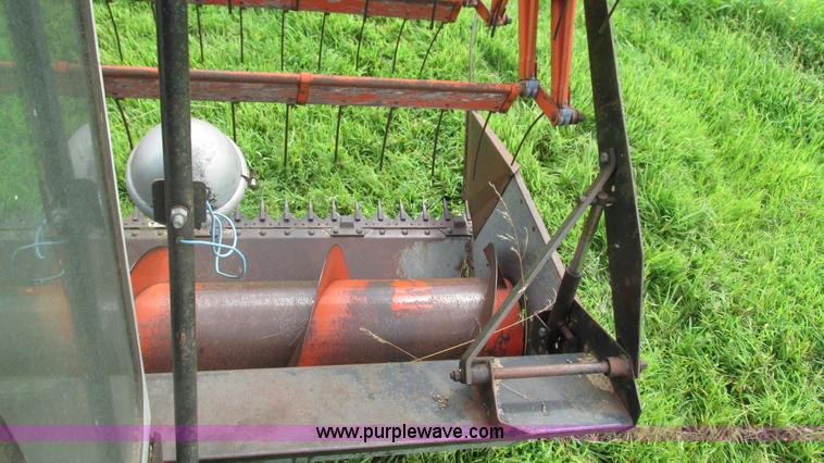 image for item J8562 Allis Chalmers Gleaner K Corn-Soybean Special combine