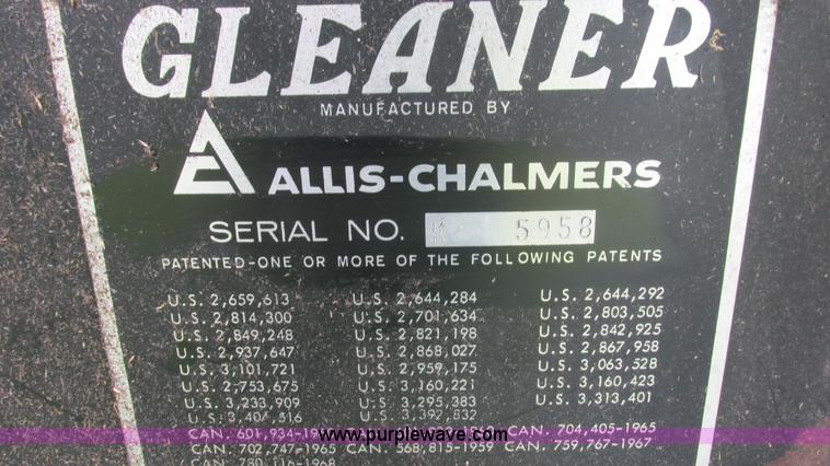 image for item J8562 Allis Chalmers Gleaner K Corn-Soybean Special combine