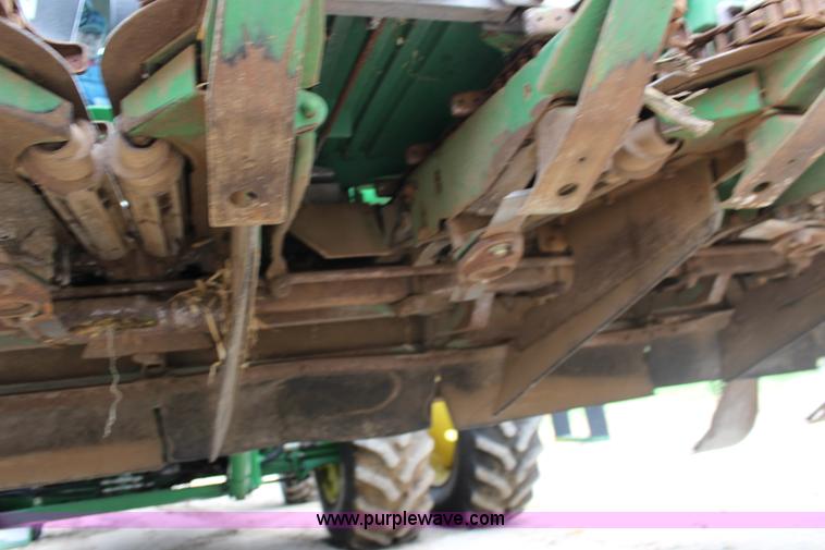 image for item K1003 2010 John Deere 612C Stalkmaster chopping corn head