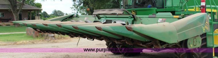 image for item K1004 John Deere 893 corn head