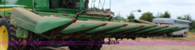 image for item K1004 John Deere 893 corn head