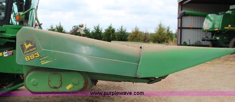 image for item K1004 John Deere 893 corn head