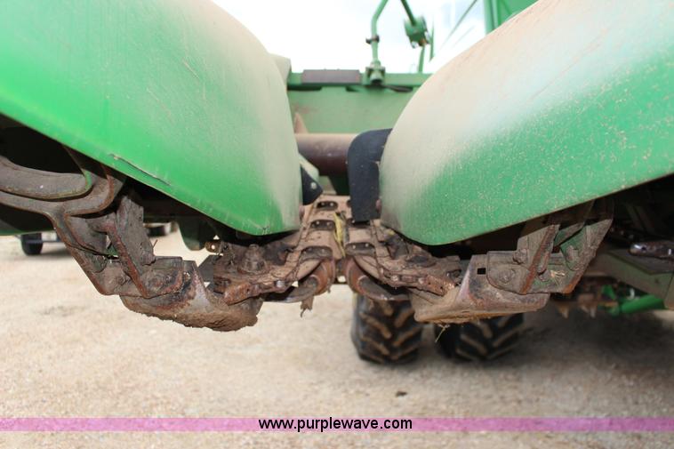 image for item K1004 John Deere 893 corn head
