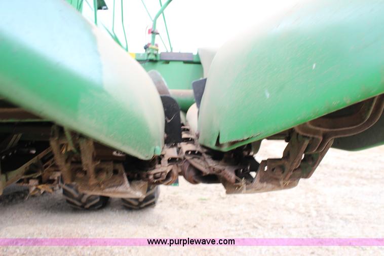 image for item K1004 John Deere 893 corn head