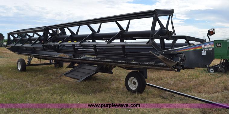 image for item K6115 2005 MacDon 963 draper head