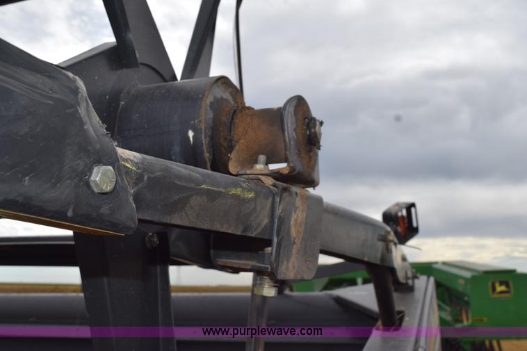 image for item K6115 2005 MacDon 963 draper head