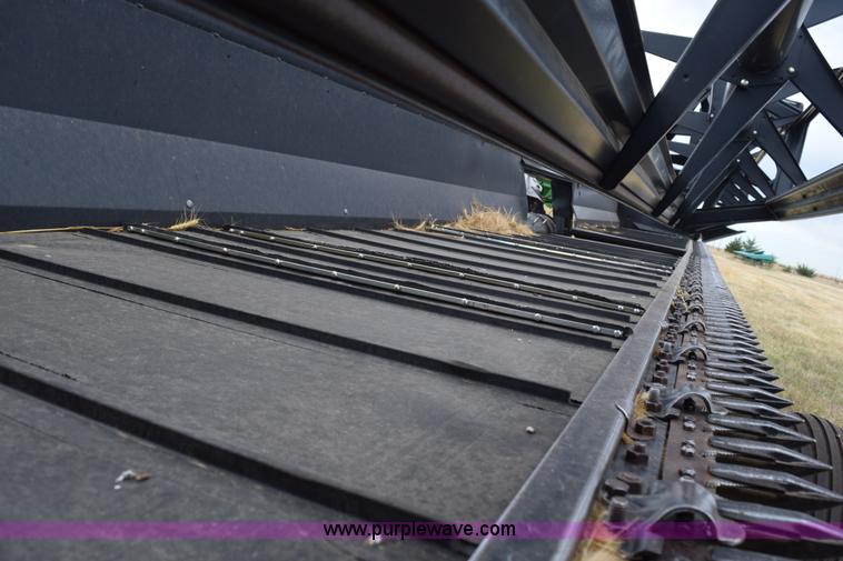 image for item K6115 2005 MacDon 963 draper head