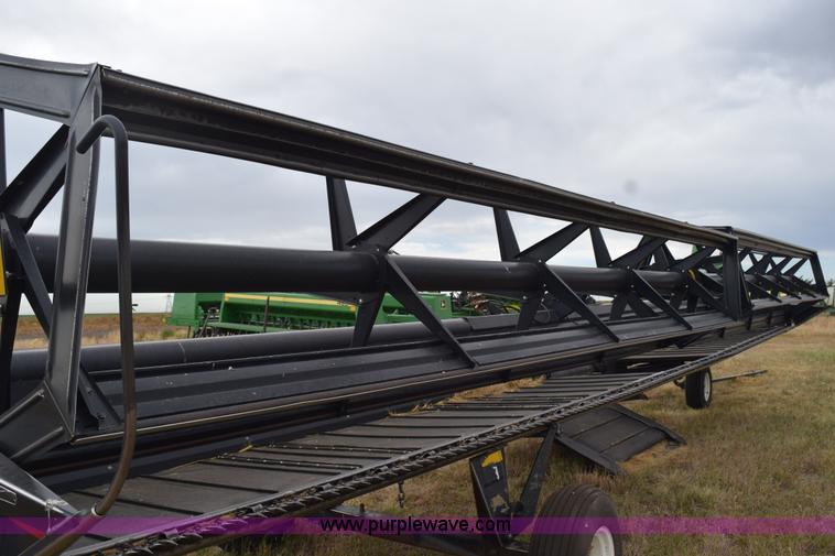 image for item K6115 2005 MacDon 963 draper head