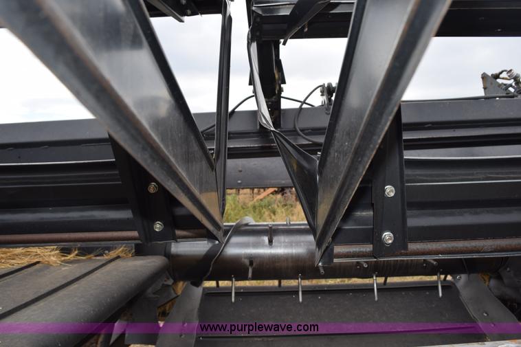 image for item K6115 2005 MacDon 963 draper head