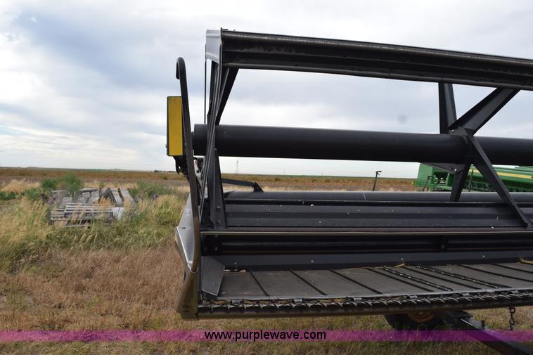 image for item K6115 2005 MacDon 963 draper head