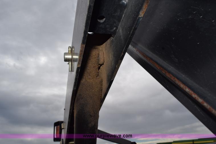 image for item K6115 2005 MacDon 963 draper head