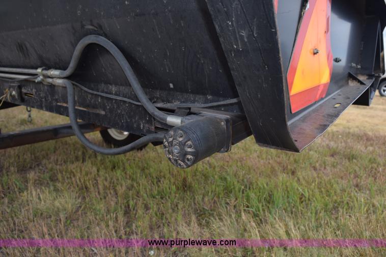 image for item K6115 2005 MacDon 963 draper head