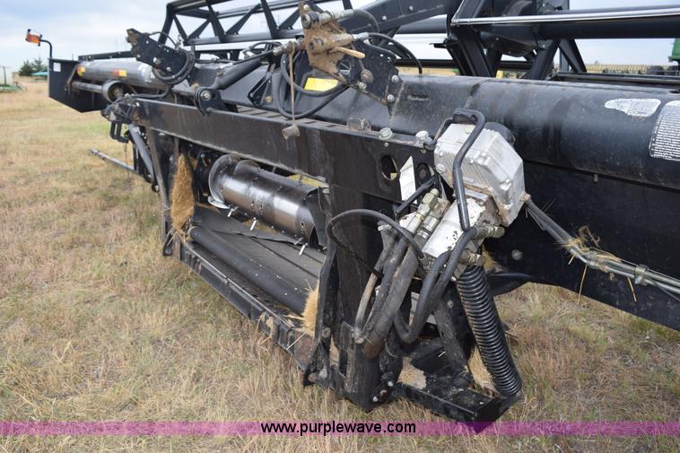 image for item K6115 2005 MacDon 963 draper head