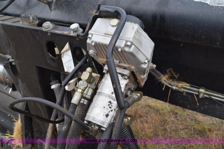 image for item K6115 2005 MacDon 963 draper head