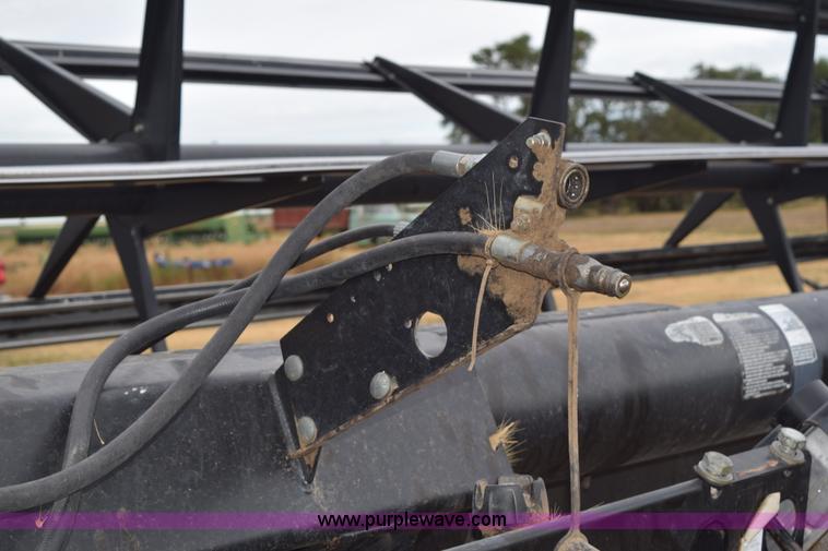 image for item K6115 2005 MacDon 963 draper head