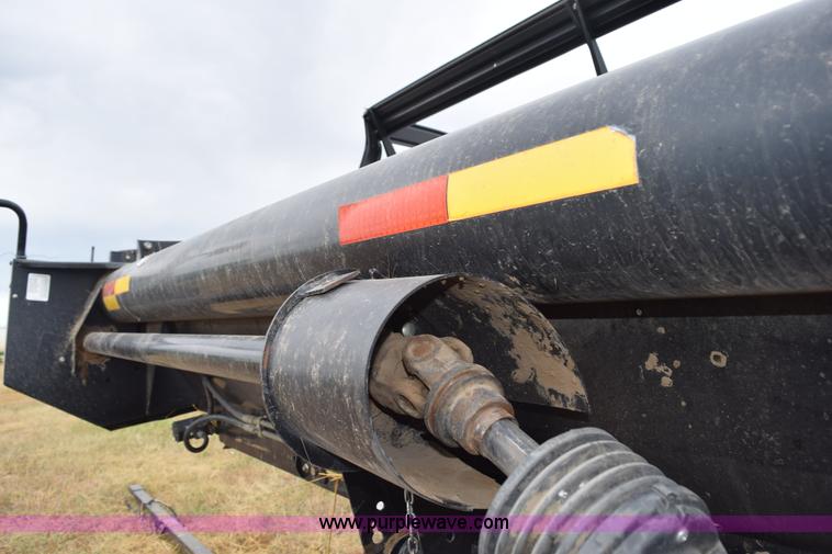 image for item K6115 2005 MacDon 963 draper head