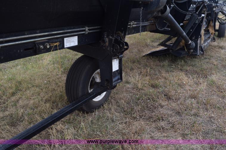 image for item K6115 2005 MacDon 963 draper head